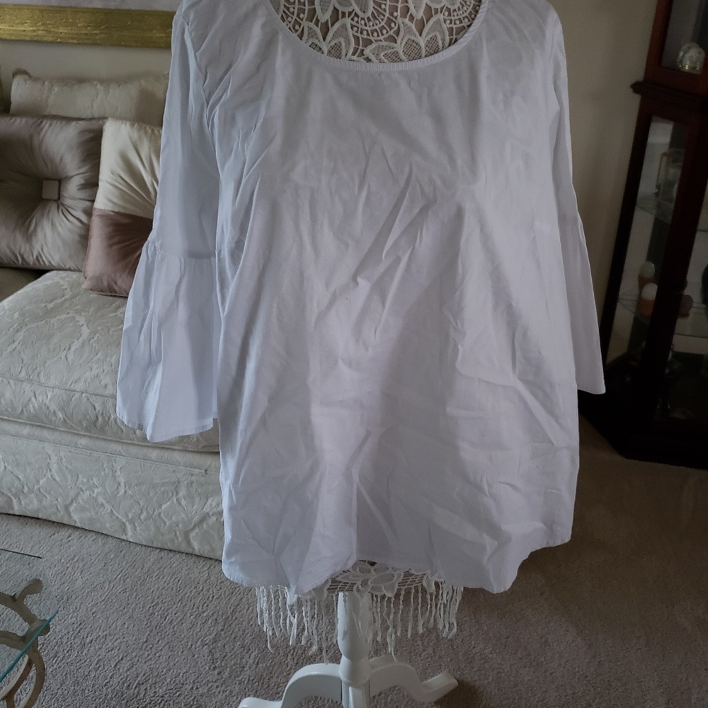 Como Black Woman White Blouse